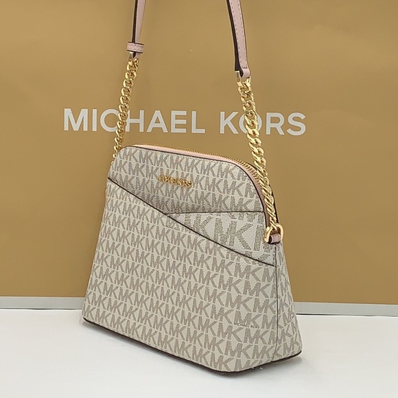 Michael Kors Jet Set Travel Medium Dome Crossbody Bag in Powder Blush:  Handbags